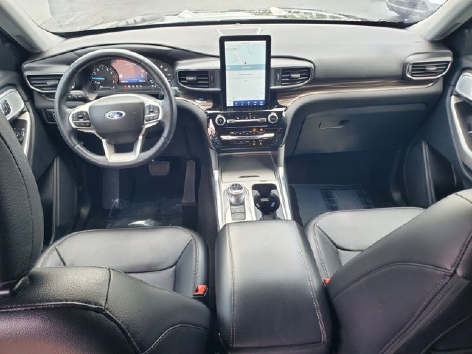 Certified 2023 Ford Explorer Limited w/ Limited Technology Package RWD image 26
