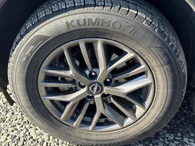 Used 2023 Nissan Rogue S image 6