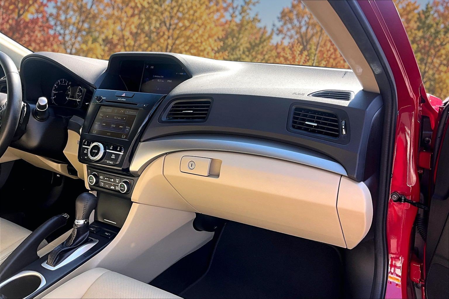 Used 2017 Acura ILX FWD image 19