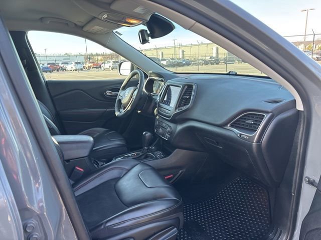 Used 2022 Jeep Cherokee Trailhawk image 8