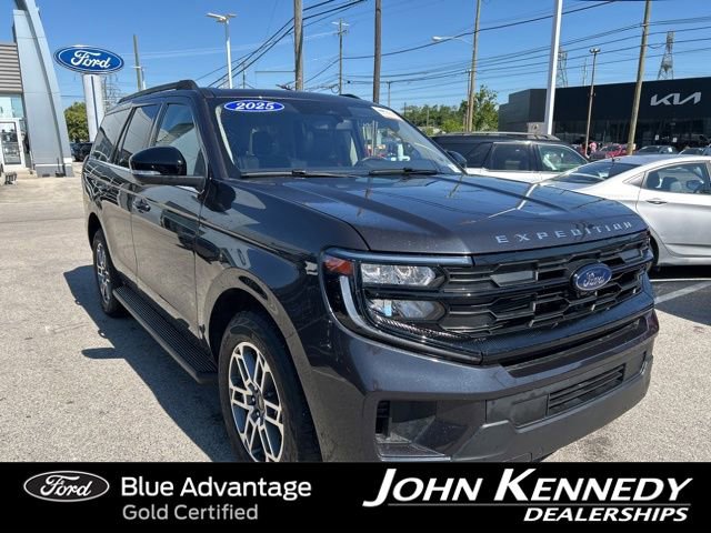 Certified 2025 Ford Expedition Active AWD/4WD image 5