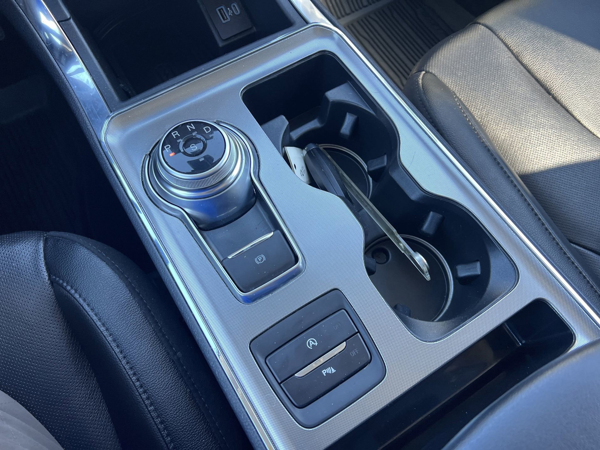 Certified 2022 Ford Edge Titanium w/ Equipment Group 301A image 14