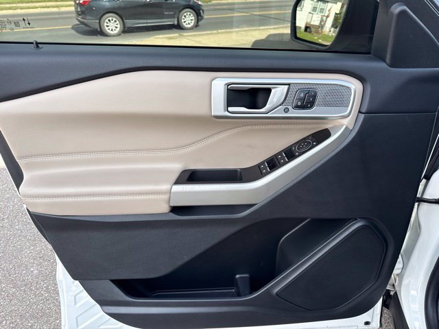 Certified 2022 Ford Explorer Limited w/ Equipment Group 301A AWD/4WD image 15