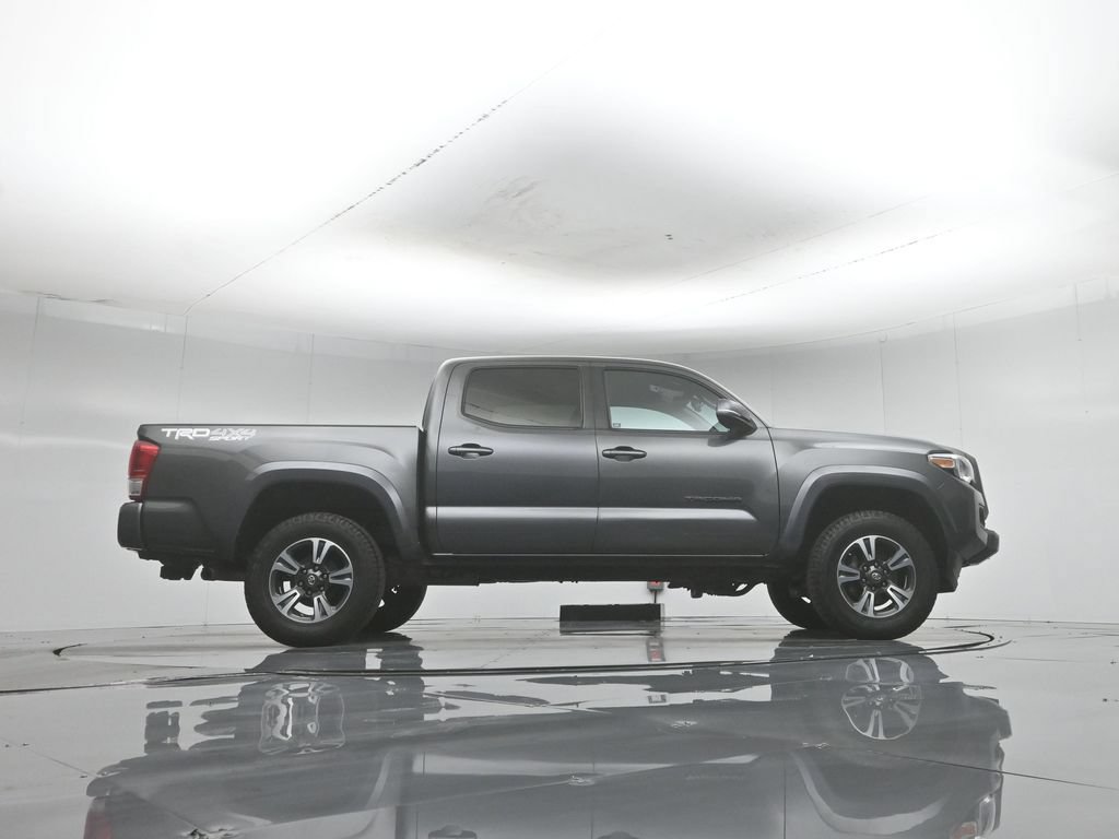 Used 2019 Toyota Tacoma TRD Sport AWD/4WD image 48