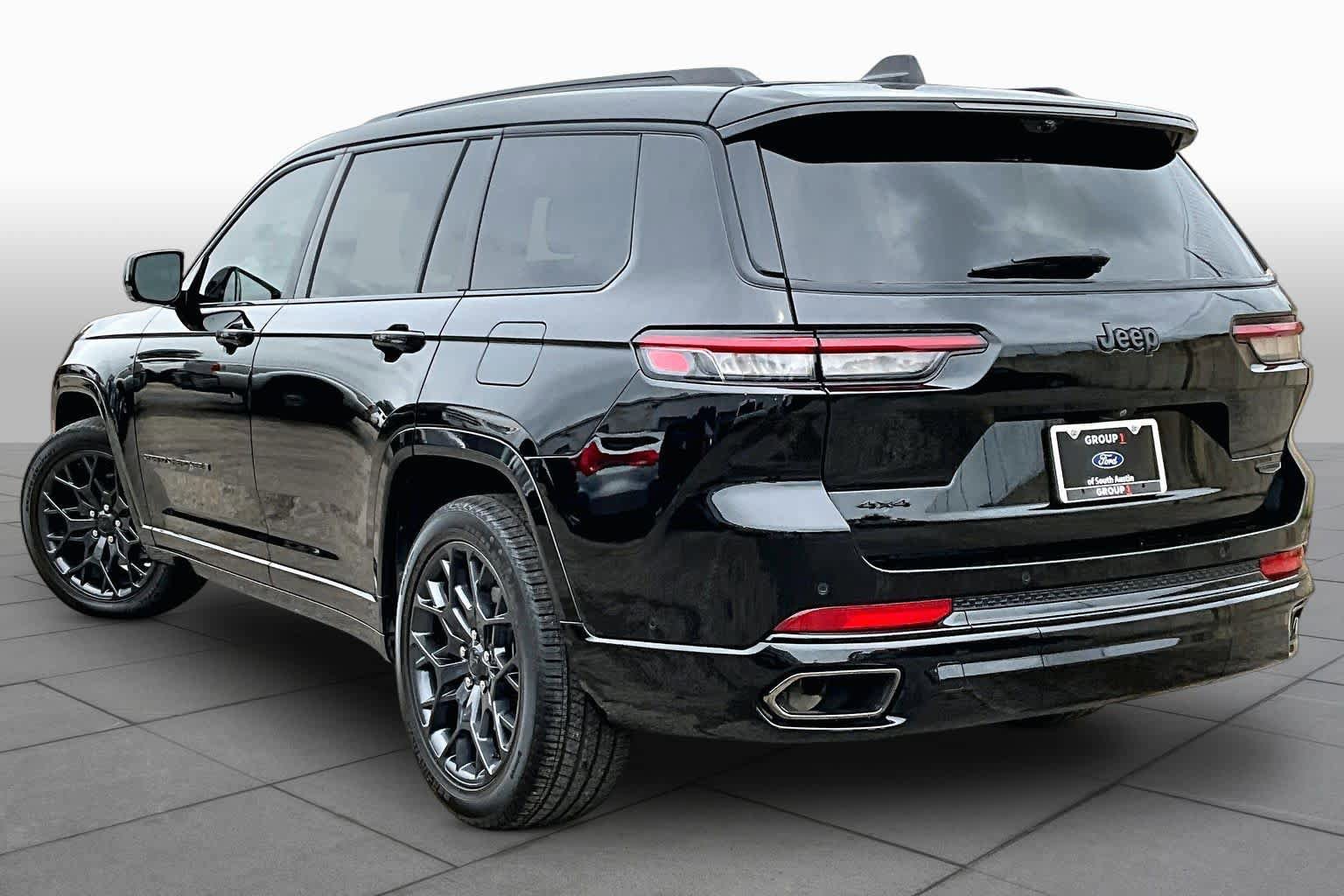 Used 2025 Jeep Grand Cherokee L Summit AWD/4WD image 12