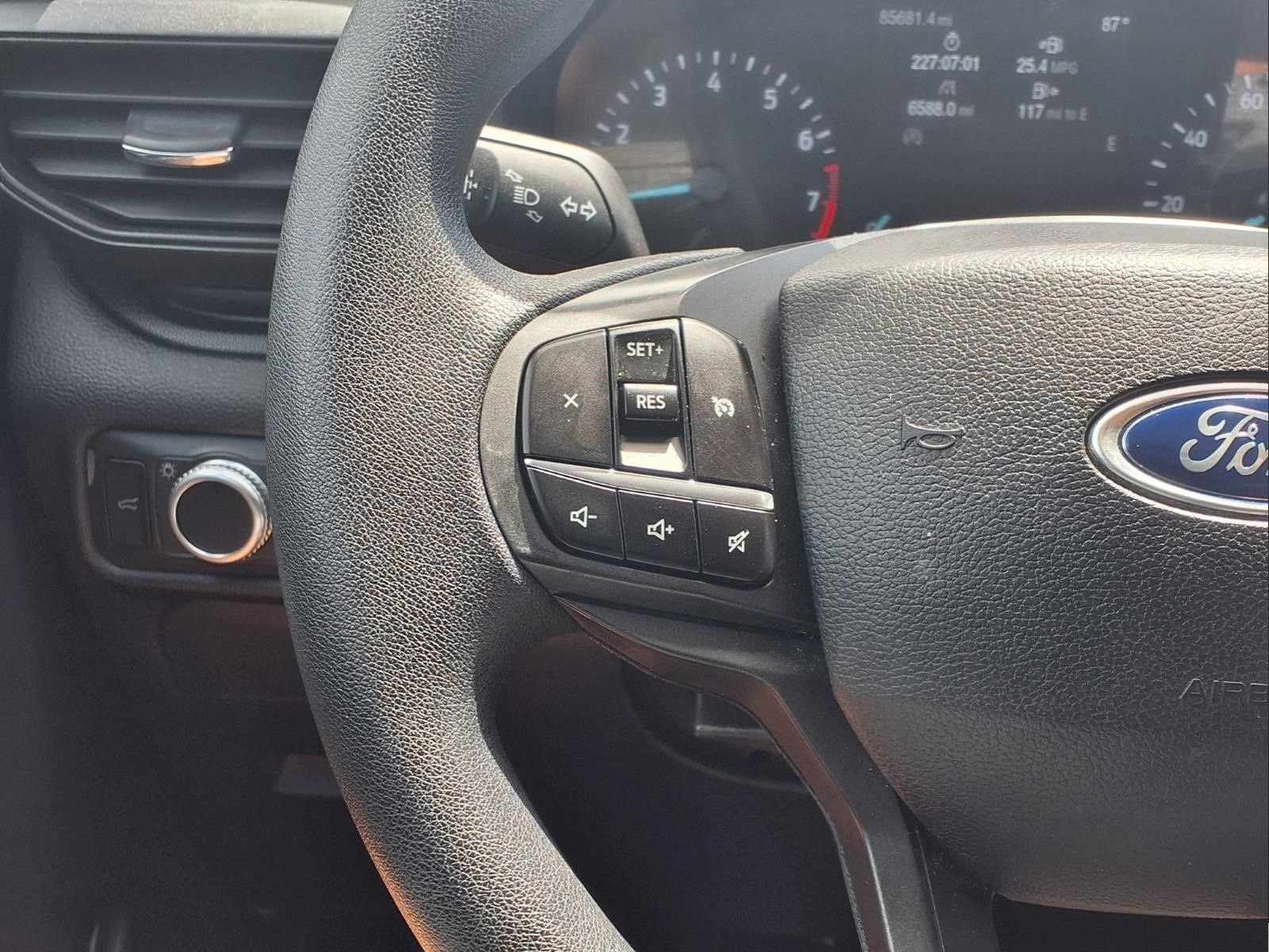 Certified 2021 Ford Explorer 2WD image 26
