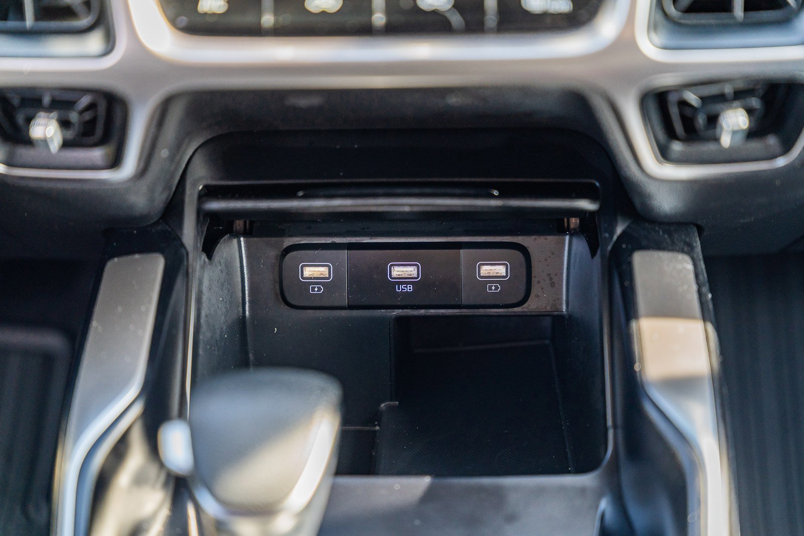 Used 2023 Kia Sorento LX image 28