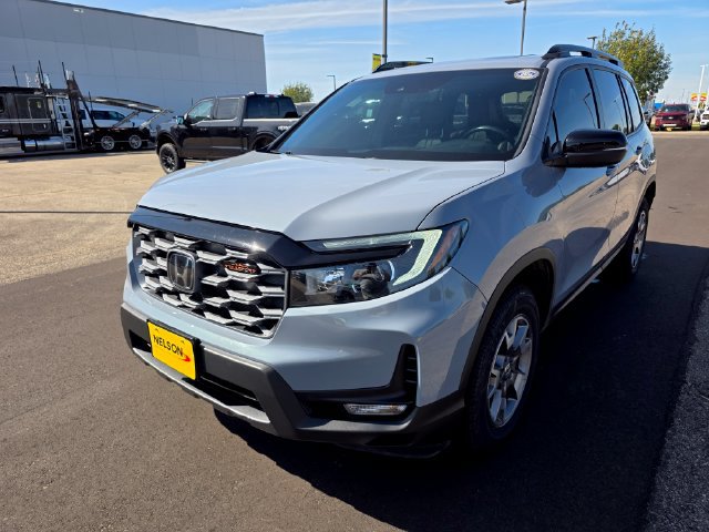 Used 2023 Honda Passport TrailSport image 2