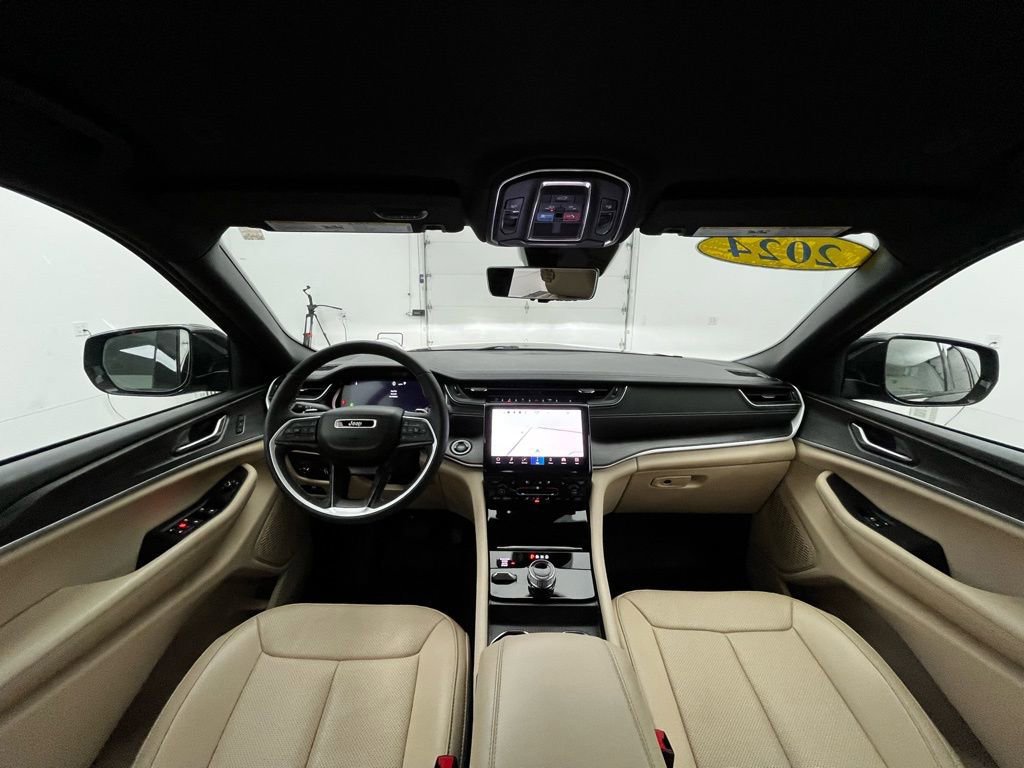Used 2024 Jeep Grand Cherokee L Limited w/ Luxury Tech Group II image 10