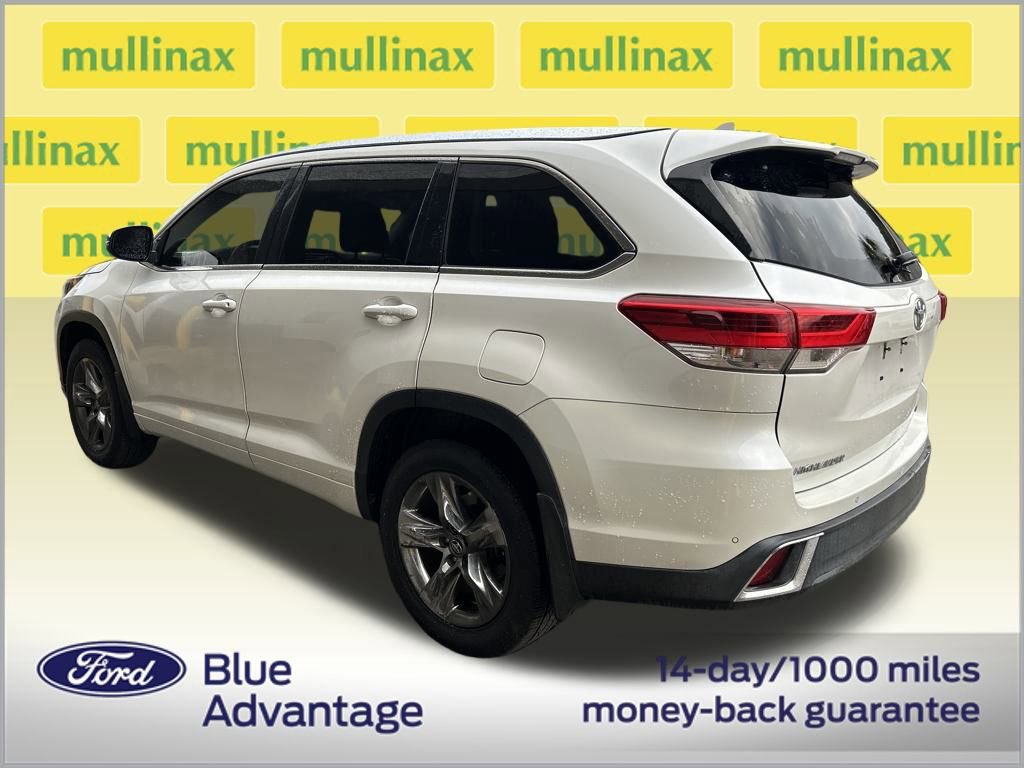 Used 2019 Toyota Highlander FWD V6 image 2