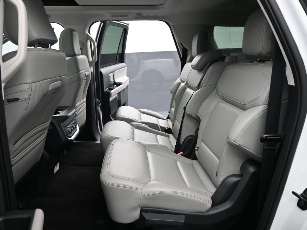 Certified 2025 Ford Expedition Max Active image 20