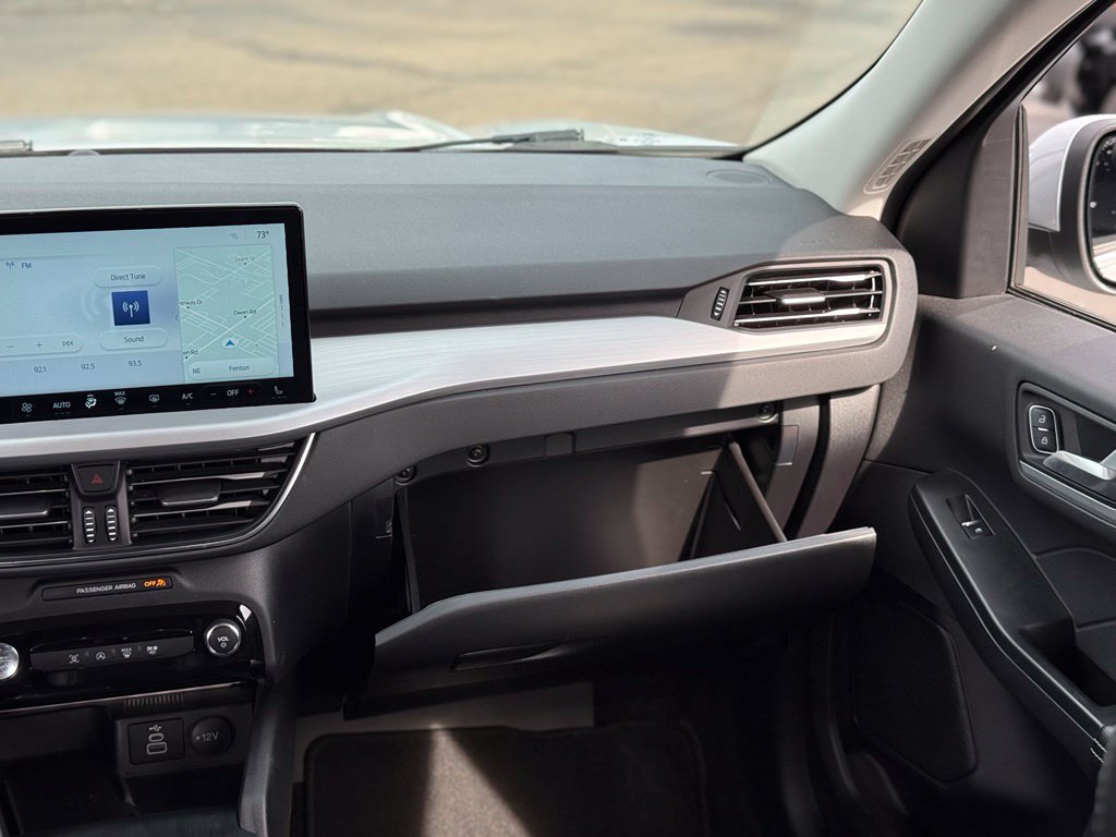 Certified 2025 Ford Escape Platinum AWD/4WD image 23