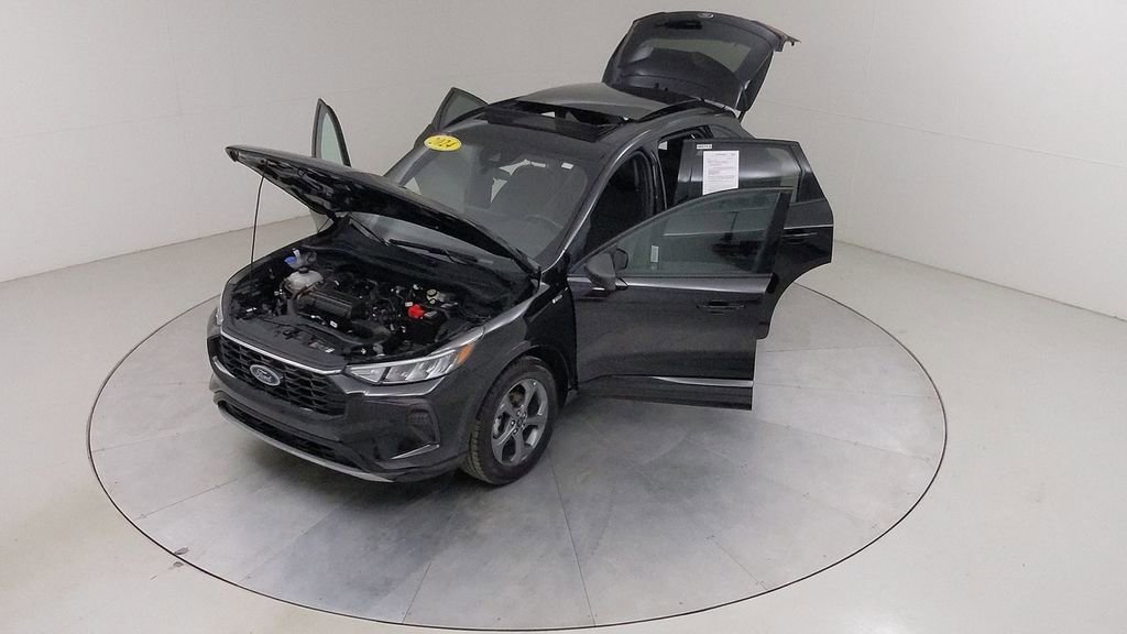 Certified 2024 Ford Escape ST-Line w/ Tech Pack #1 AWD/4WD image 46