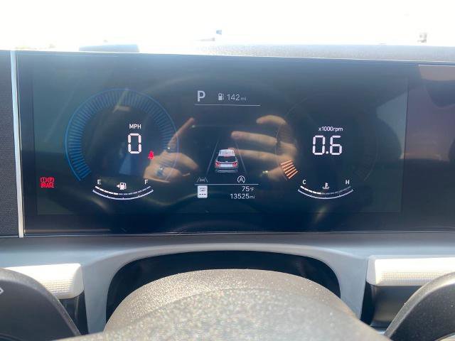 Used 2025 Hyundai Tucson SE image 17