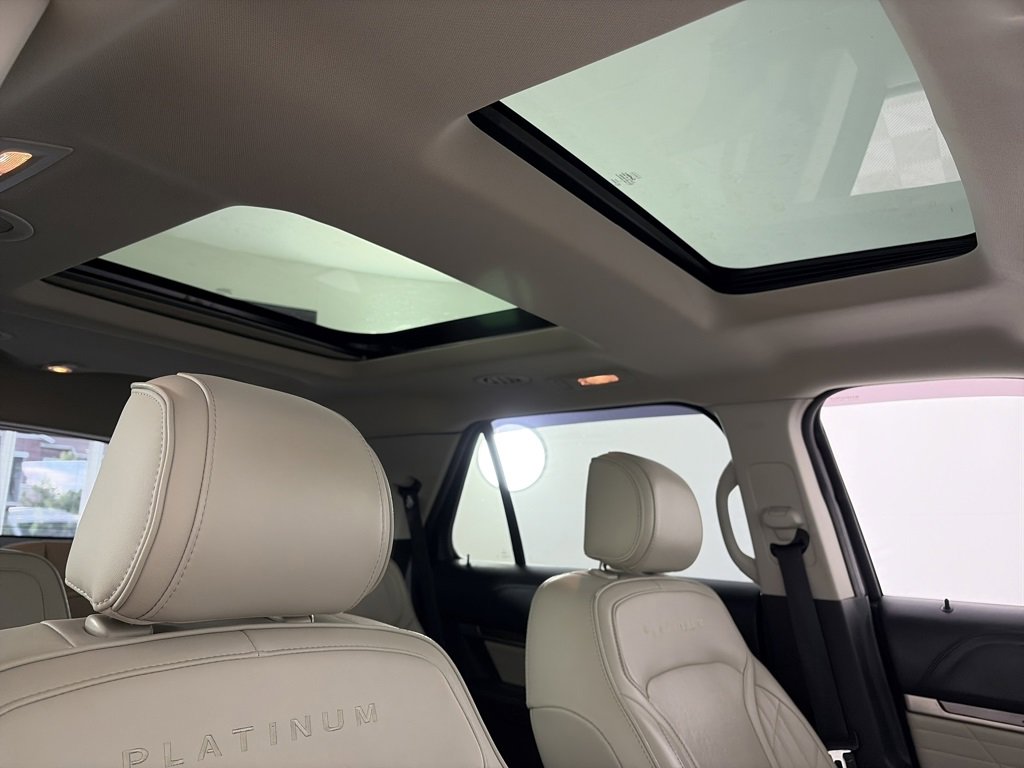 Certified 2017 Ford Explorer Platinum image 33