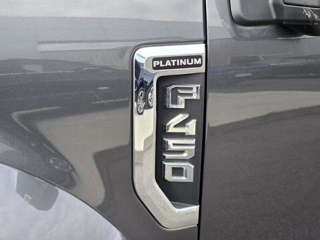 Certified 2018 Ford F450 Platinum w/ Platinum Ultimate Package image 10