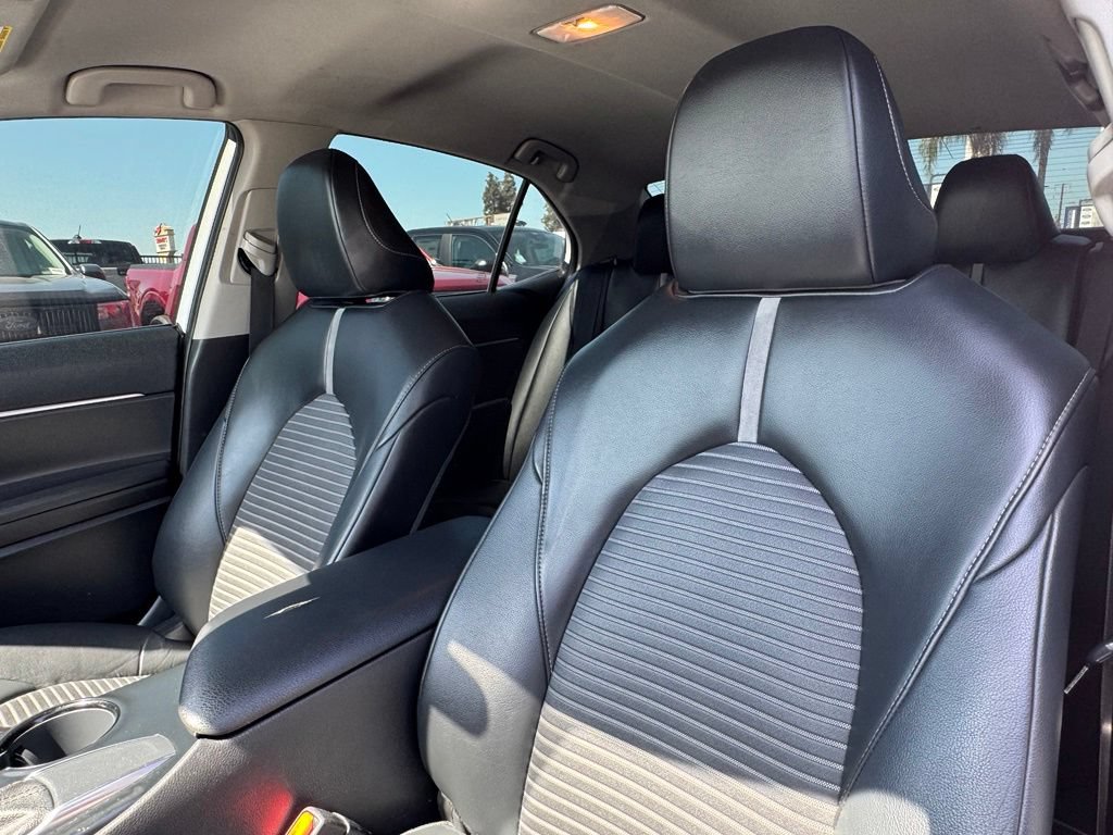 Used 2020 Toyota Camry SE FWD image 26