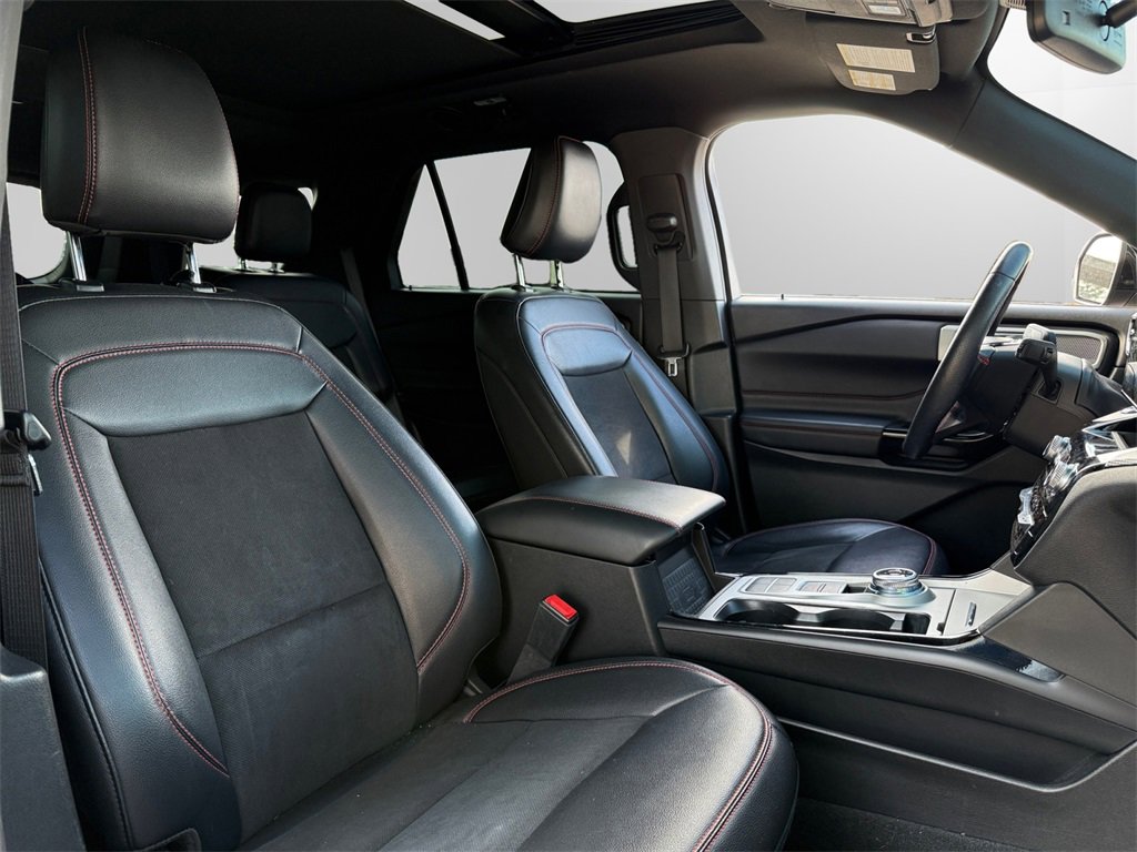 Certified 2023 Ford Explorer ST-Line w/ Class IV Trailer Tow Package image 13