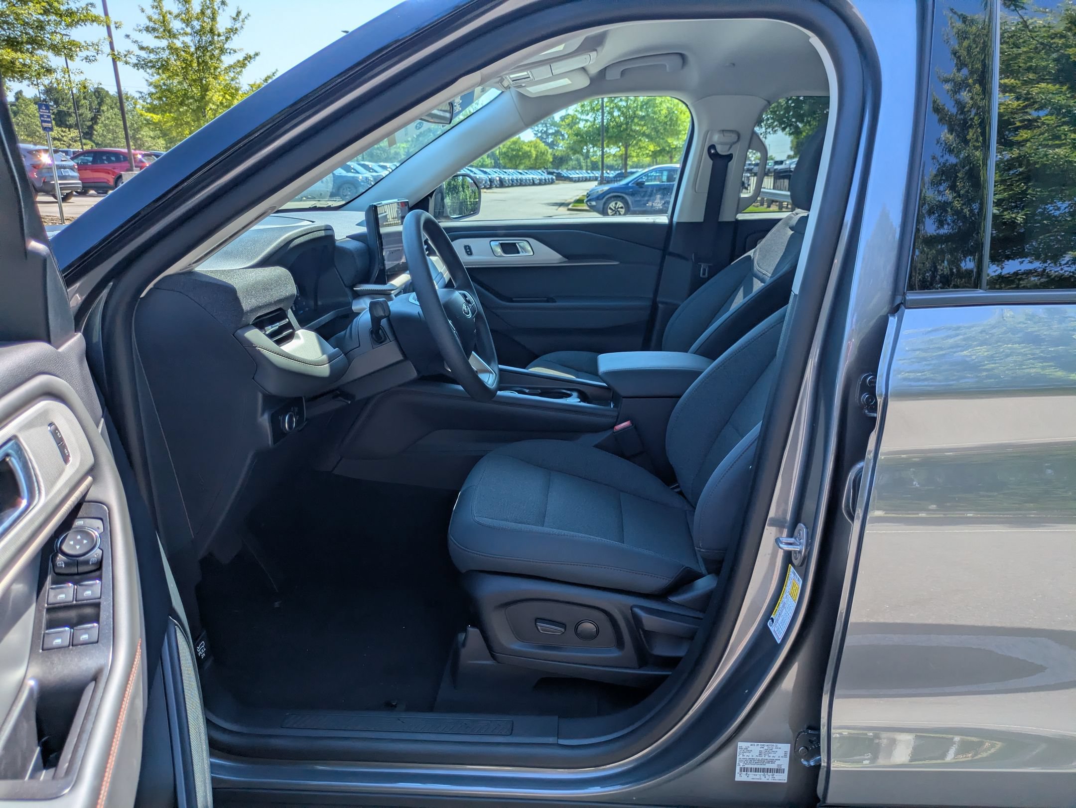 Certified 2026 Ford Explorer Active RWD image 12