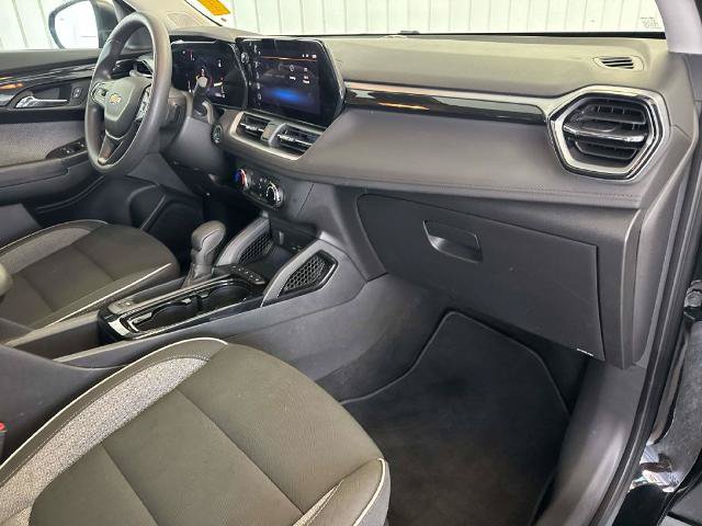Used 2024 Chevrolet TrailBlazer LS w/ LS Convenience Package FWD image 17