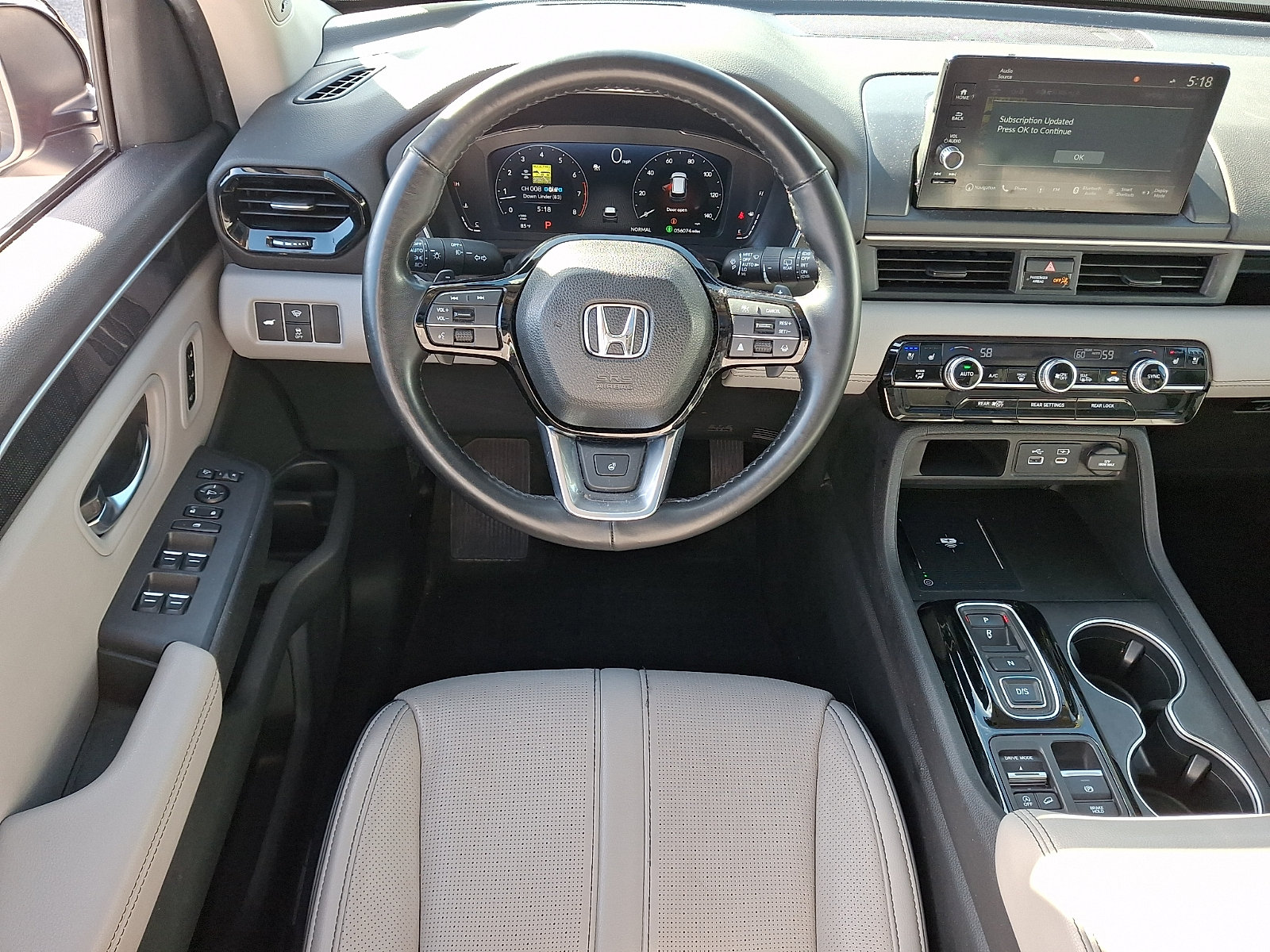 Used 2023 Honda Pilot Elite image 12