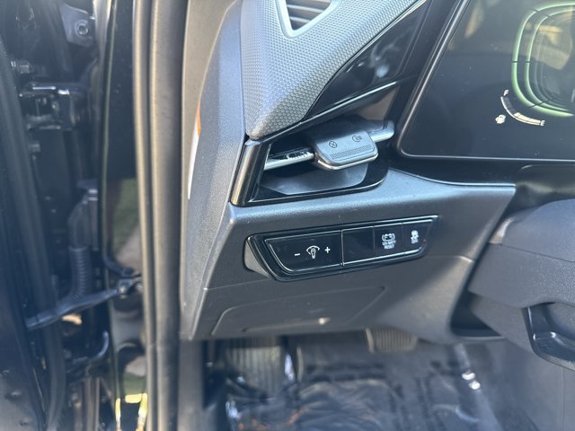 Used 2023 Kia Niro EX FWD image 15