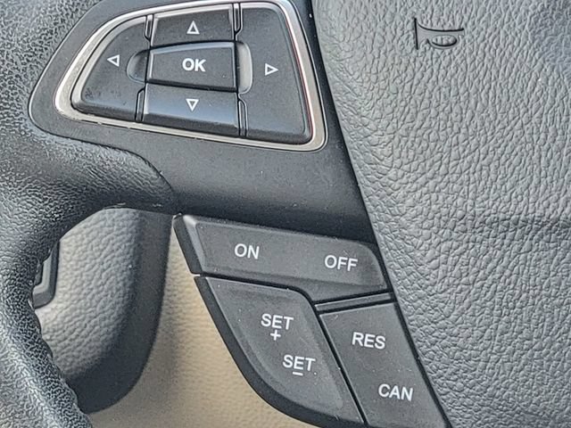 Certified 2017 Ford Escape Titanium FWD image 33