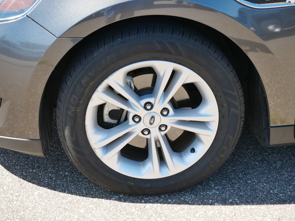 Certified 2018 Ford Taurus SEL w/ Equipment Group 201A FWD image 8