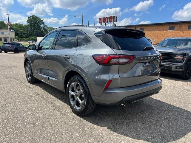 Certified 2024 Ford Escape ST-Line w/ Tech Pack #1 AWD/4WD image 6