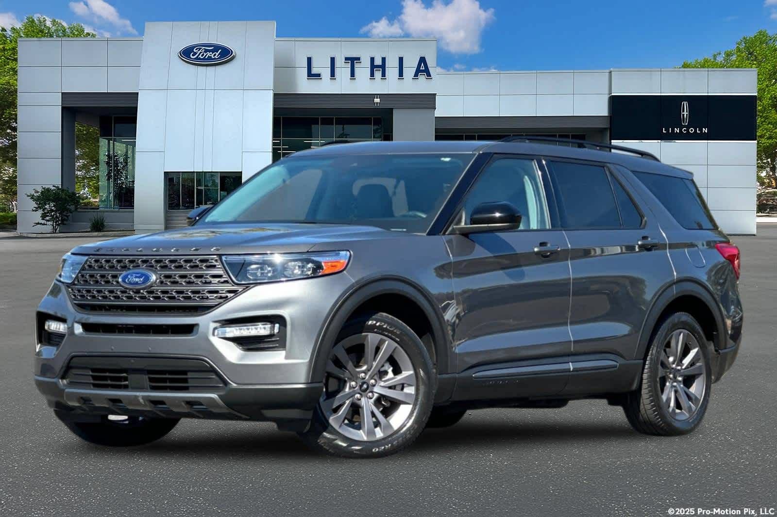 Certified 2023 Ford Explorer XLT w/ Equipment Group 202A