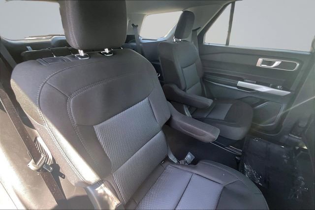Certified 2024 Ford Explorer XLT RWD image 26