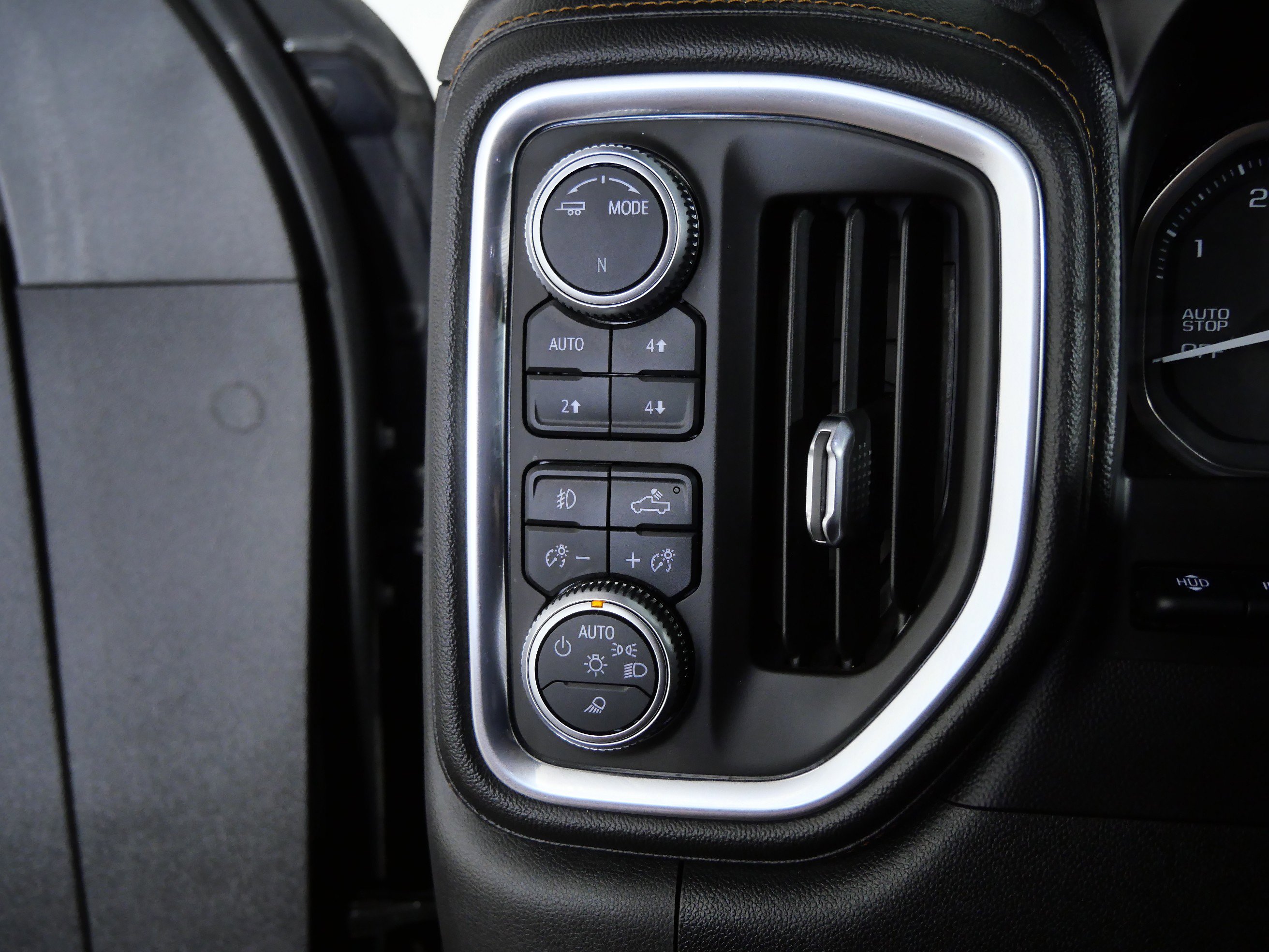 Used 2020 GMC Sierra 1500 AT4 w/ AT4 Premium Package AWD/4WD image 26