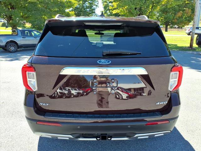Certified 2023 Ford Explorer XLT w/ Equipment Group 202A AWD/4WD image 3