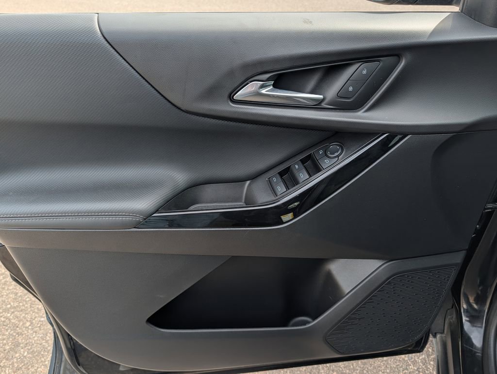 Used 2025 Chevrolet Equinox LT image 19