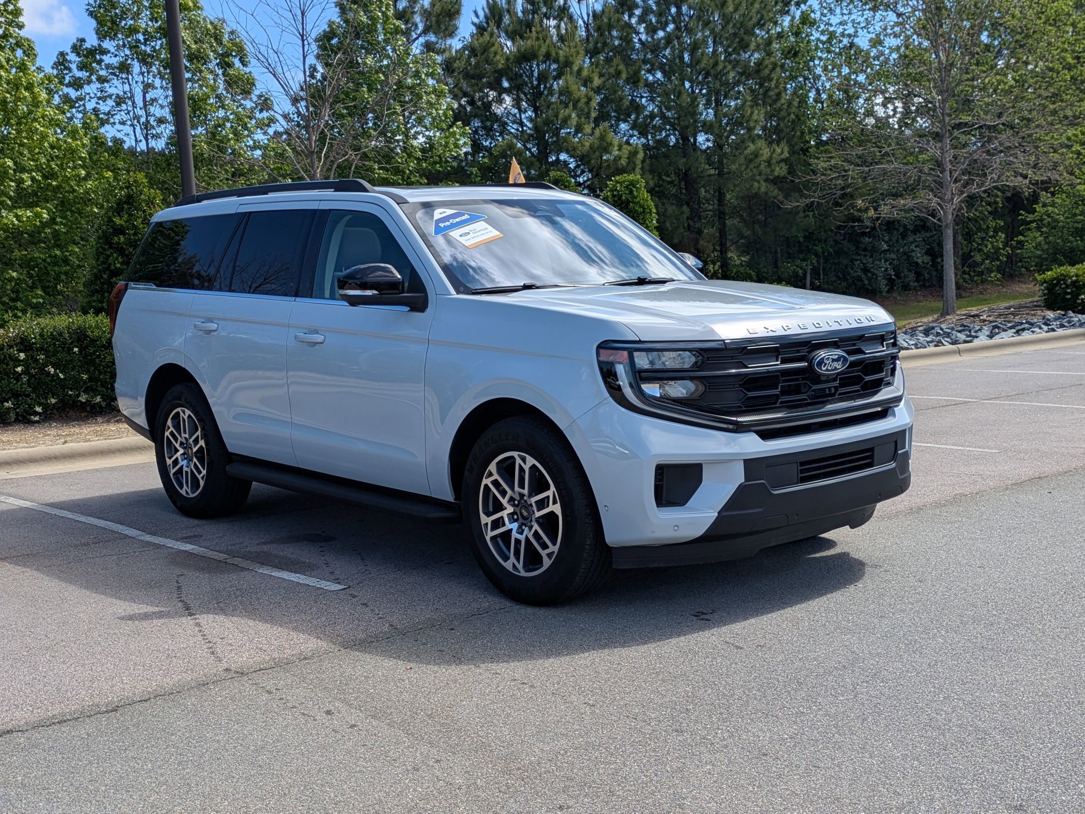 Certified 2025 Ford Expedition Active RWD image 1