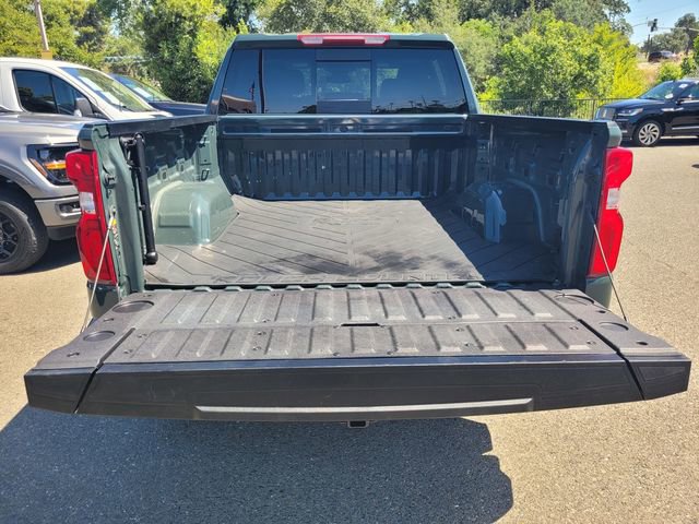 Used 2025 Chevrolet Silverado 1500 LT Trail Boss w/ Convenience Package II AWD/4WD image 8