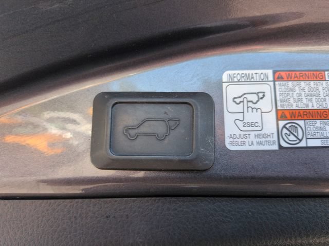 Used 2018 Toyota RAV4 XLE AWD/4WD image 24