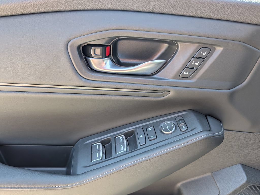 Used 2025 Honda Accord Sport image 21