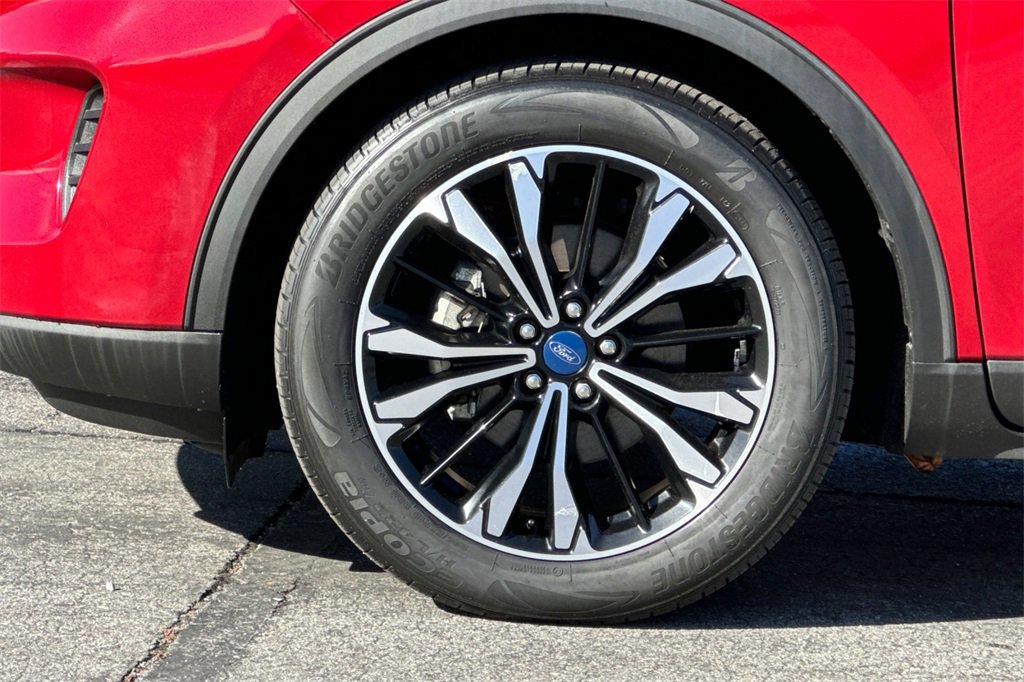 Certified 2021 Ford Escape SE w/ SE Sport Appearance Package image 25