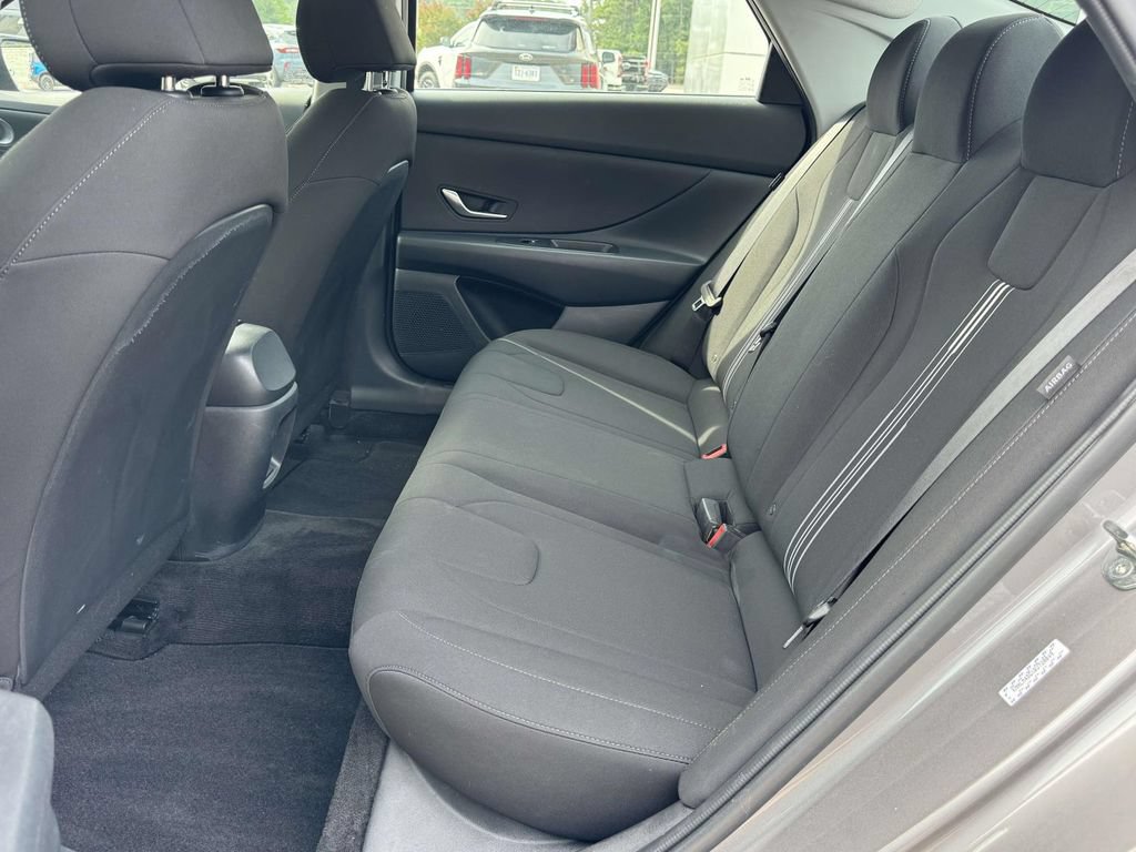 Used 2024 Hyundai Elantra SEL FWD image 18