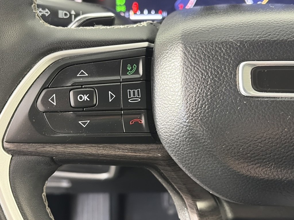 Used 2023 Jeep Grand Cherokee L Limited image 17