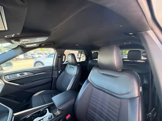 Certified 2025 Ford Explorer ST-Line AWD/4WD image 33