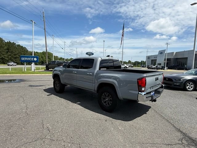 Used 2021 Toyota Tacoma SR5 RWD image 4