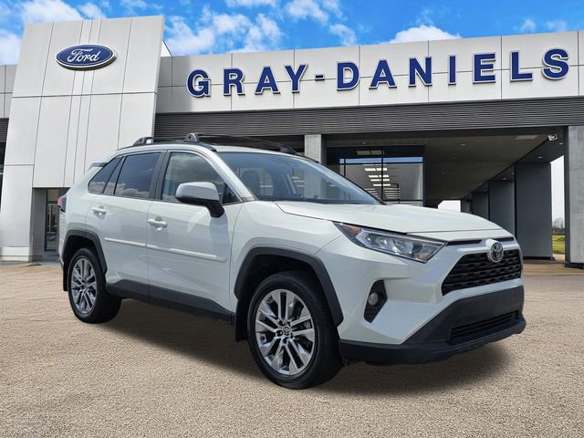 Used 2021 Toyota RAV4 XLE Premium image 6