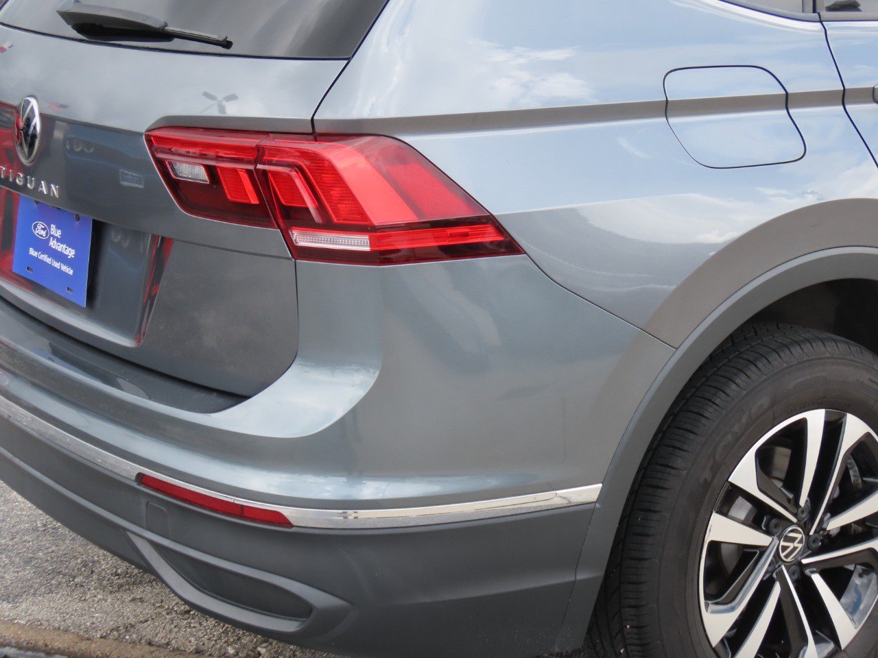 Used 2022 Volkswagen Tiguan S FWD image 10