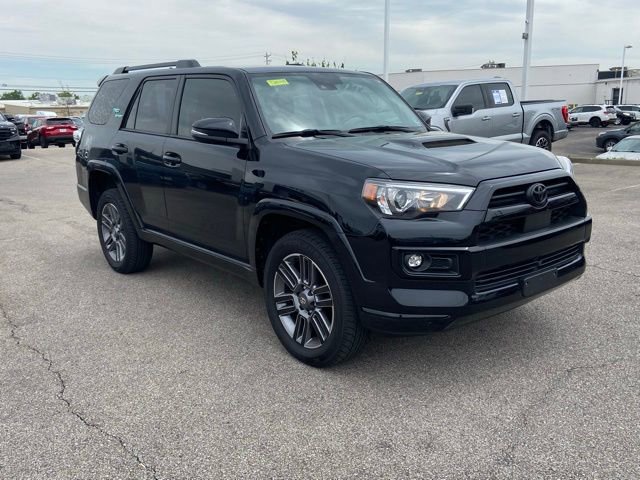 Used 2022 Toyota 4Runner TRD Sport AWD/4WD image 2