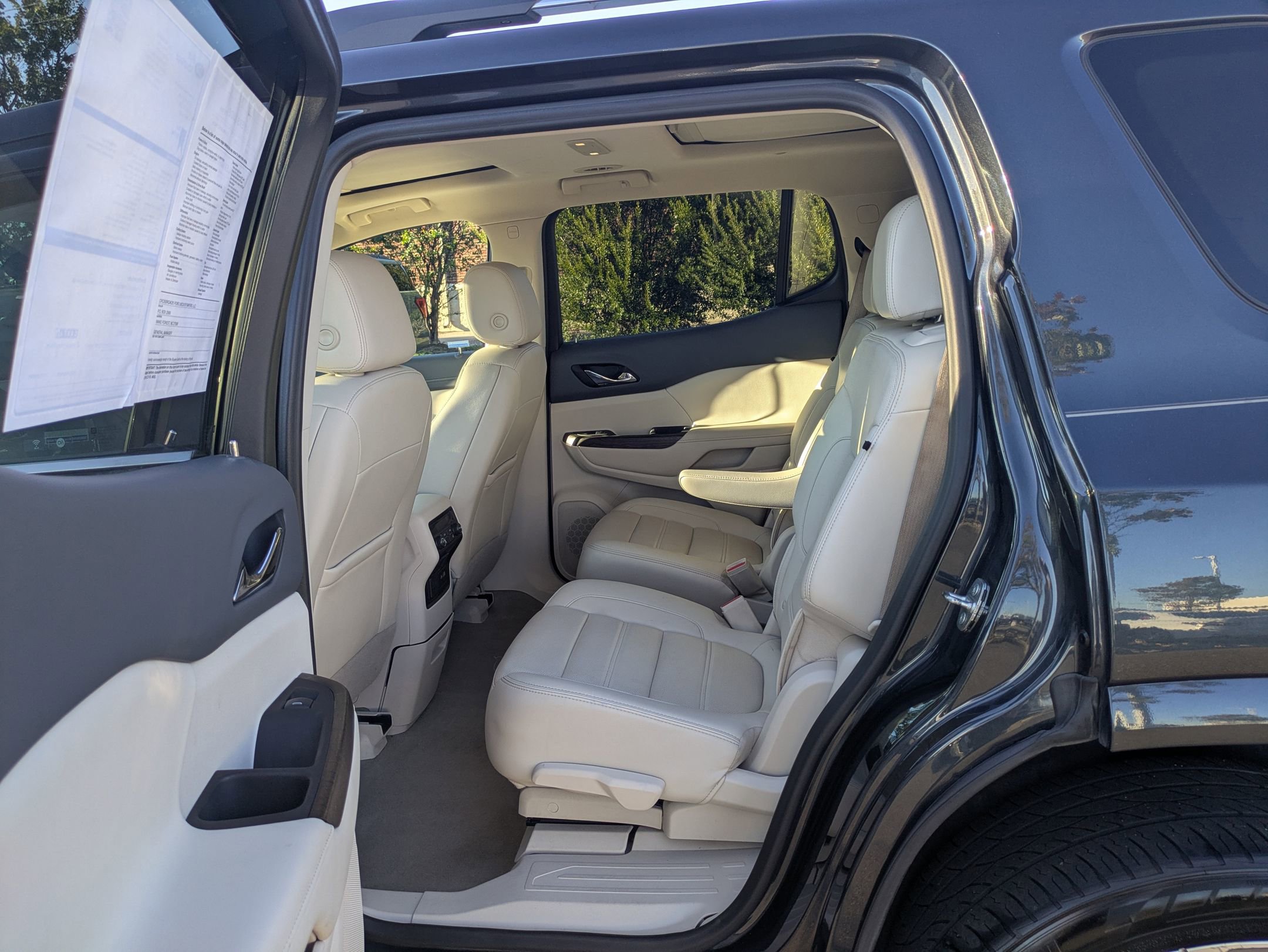 Used 2022 GMC Acadia Denali w/ Denali Ultimate Package image 29