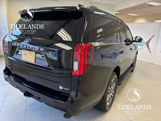Certified 2025 Ford Expedition Active RWD image 9