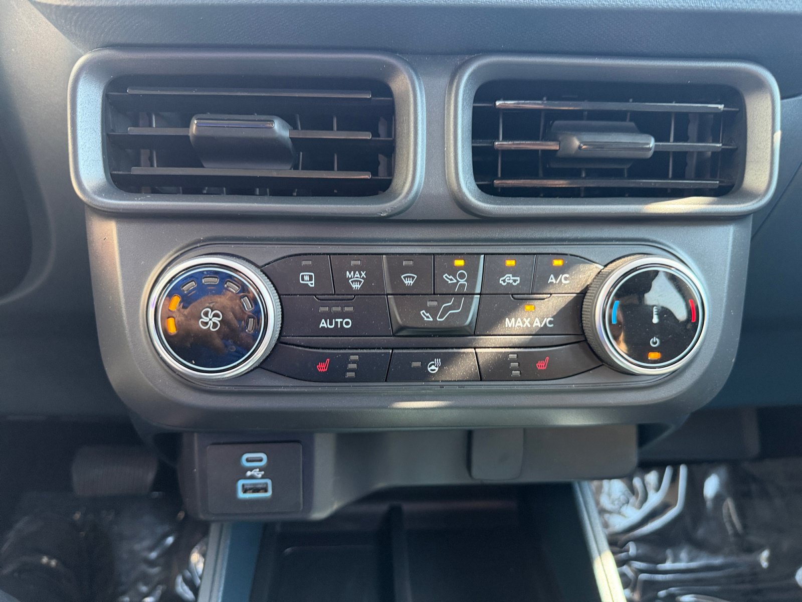 Certified 2024 Ford Maverick XLT w/ XLT Luxury Package FWD image 24