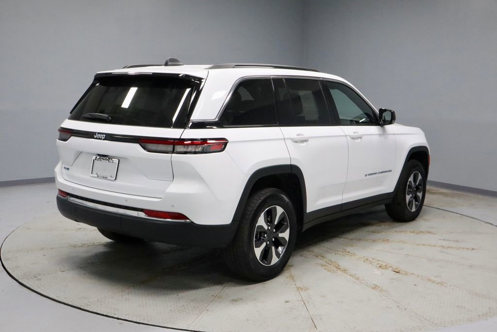 Used 2025 Jeep Grand Cherokee Limited 4xe AWD/4WD image 13